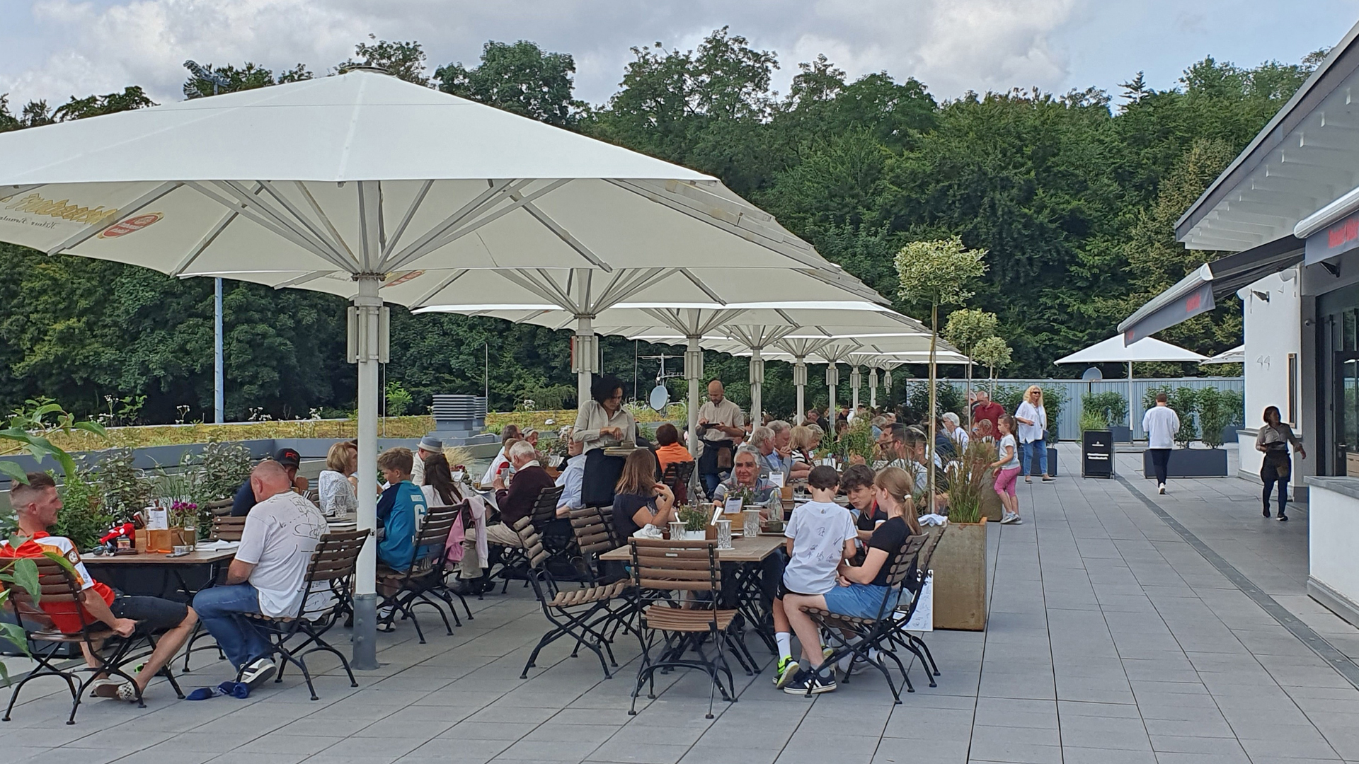 Terrasse am Geißbockheim